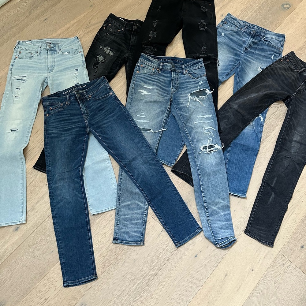 Bundle of American Eagle jeans for slim teen